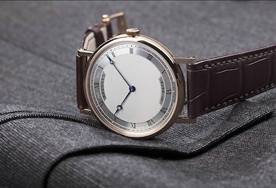 The House of Breguet elected for its Classique Extra-Plate 5157 in Germany